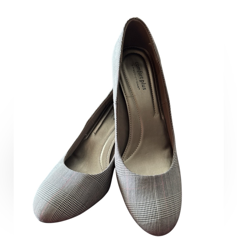 Predictions Gray Heels with Textured Design